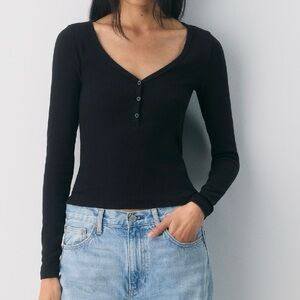 Aritzia HomeStretch Rib Acoustic Henley Black Size XS